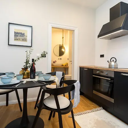 Newpremium Sinjorina, Historical Centre Apartment *